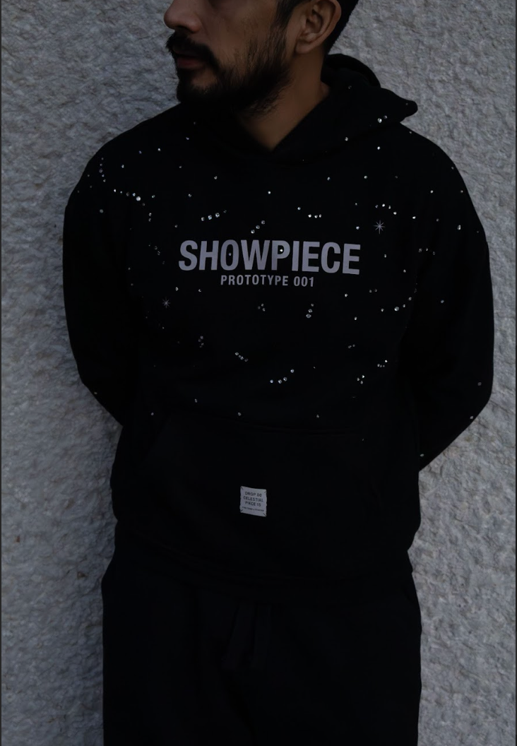 SHOWPIECE HOODIE™