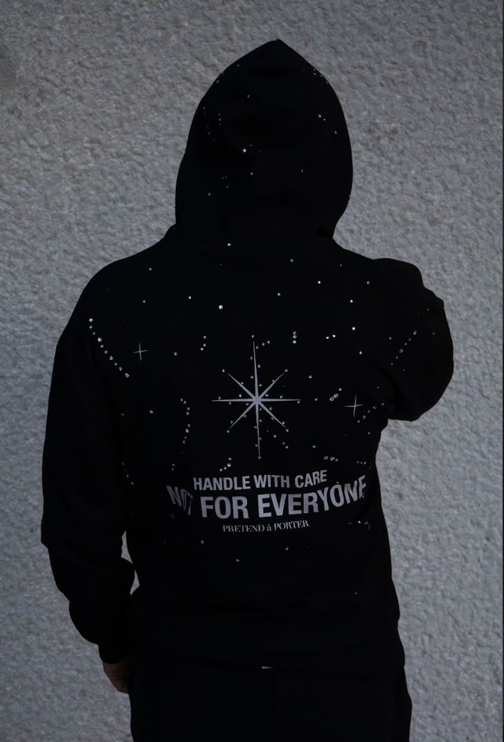 SHOWPIECE HOODIE™